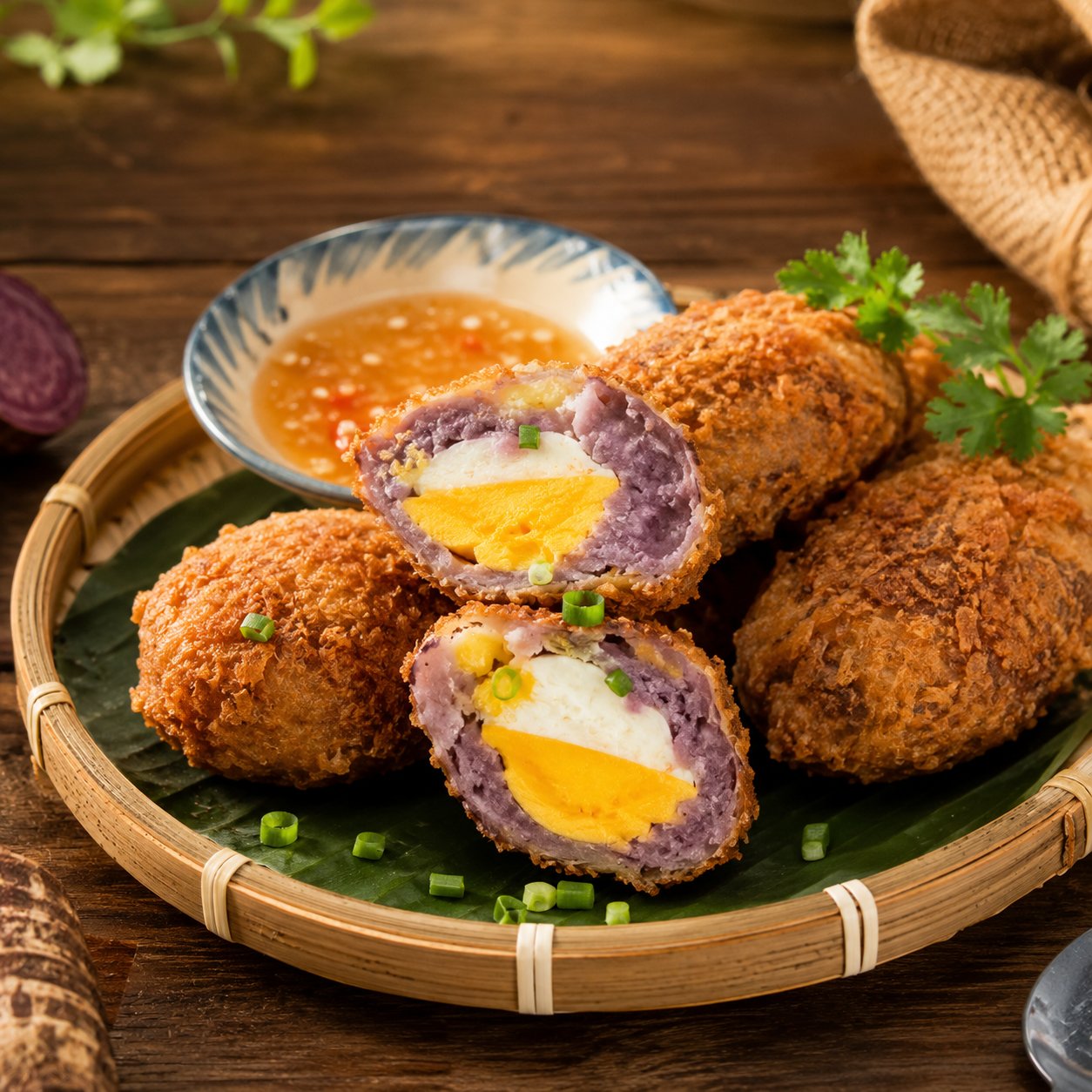 Khoai môn tím nhân trứng